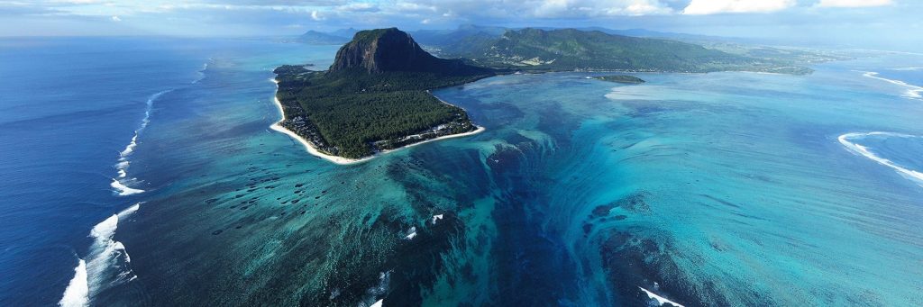 Hawaiian Seamounts: Lookalike Underwater Road Amazes Scientists