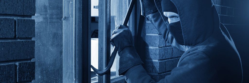 لص في الليل سرقة قطعة أثرية كاثوليكية