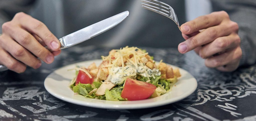 ¿Pueden los cristianos comer de todo según el capítulo 10 de la Primera Carta a los Corintios?