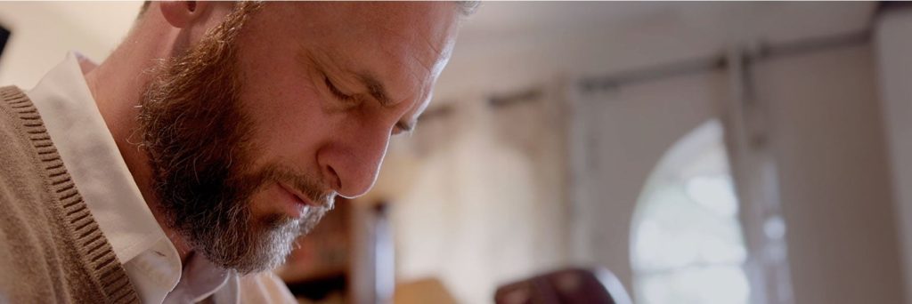 Paralysé par la honte, fortifié par la foi