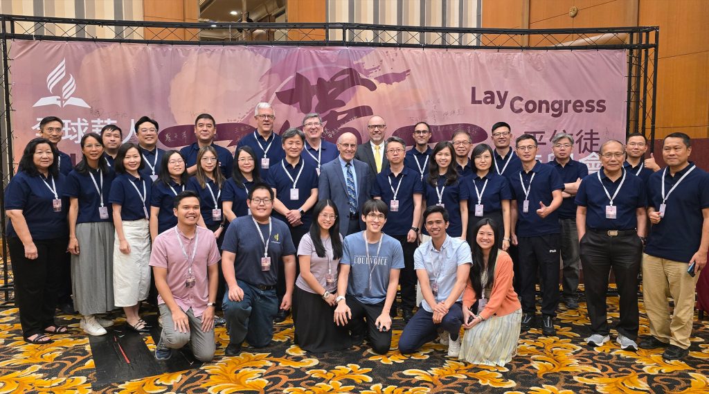 Pastor Doug predigt in Asien und Ozeanien