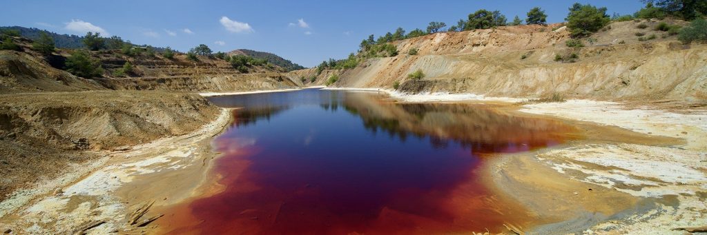 Водата в Йордания се превръща в кръв?