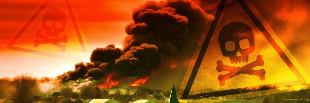 Поезд сошёл с рельсов, а местное население пострадало от отравления