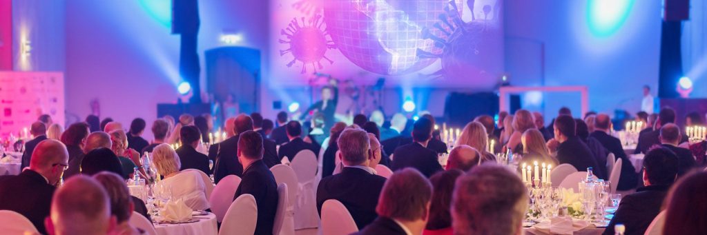 “派对门”：精英阶层与末日